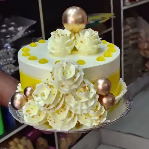 Yellow Butter Scotch Cake(Birthday Cake) (1Pound) (Oggy Baker)