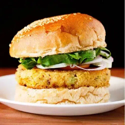 Veg Burger-(Timing-4P.M To 9:30P.M)-(Yuvraj Fast Food)
