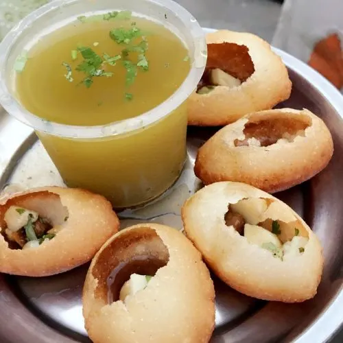 Gol Gappe-(Golgappe)(Pani Puri)(Pani Batashe)(1 Plate12Pcs-70Rs) (Puran Chaat Bhandar)