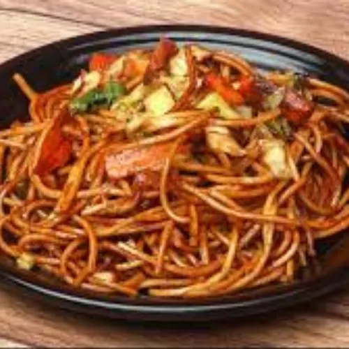 Chilli Hakka Noodles (Galaxy Ice Cream Parlour)
